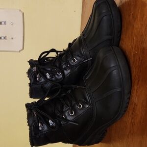Men's Adventuridge Black Lace-Up Winter Boots Size 9